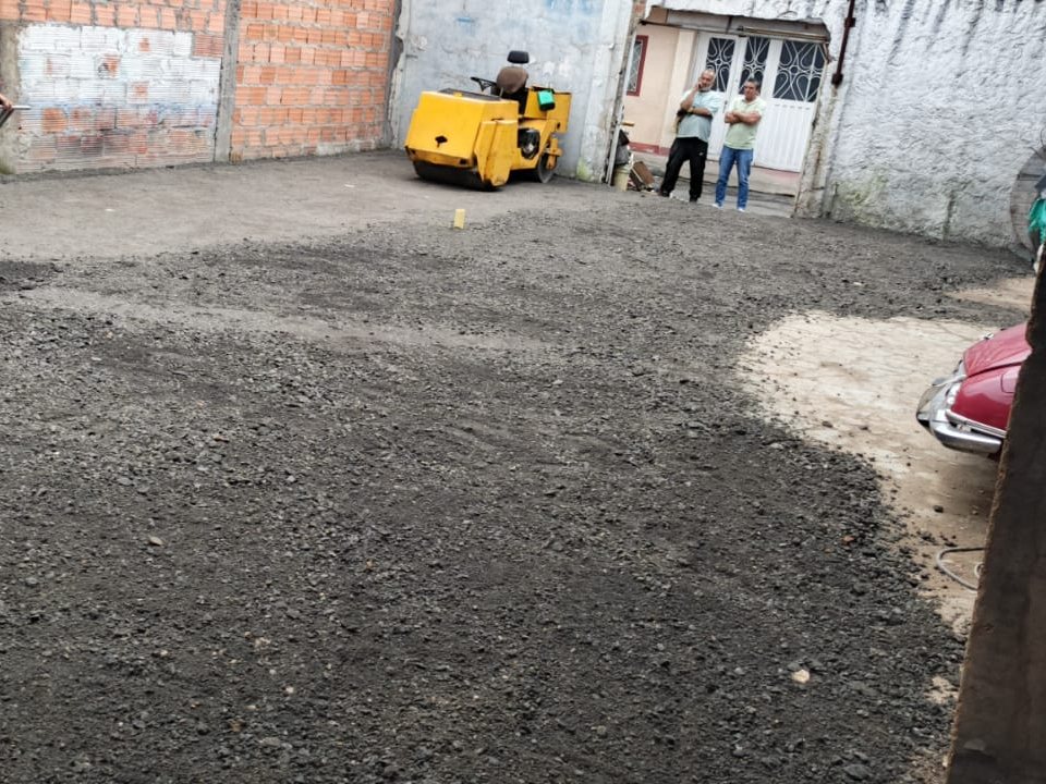 Preparación de base en parqueadero